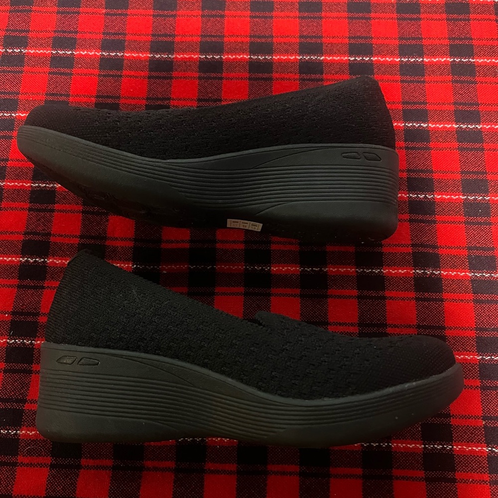 Women's Black Slip-in on the go flex Shoes - Picture 2 of 6